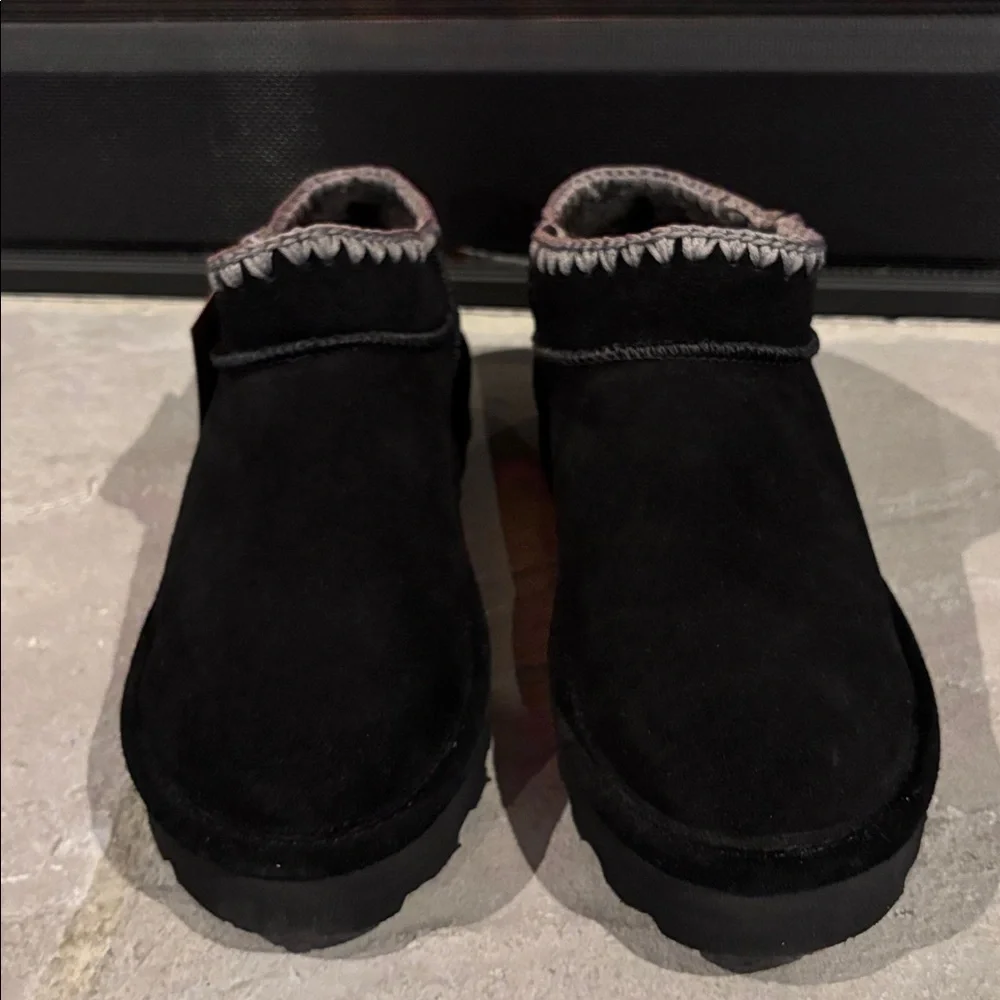 BEARPAW Lana Crochet Detail Cow Suede Ankle Bootie,wool blend lining,pad insole - Picture 3 of 10